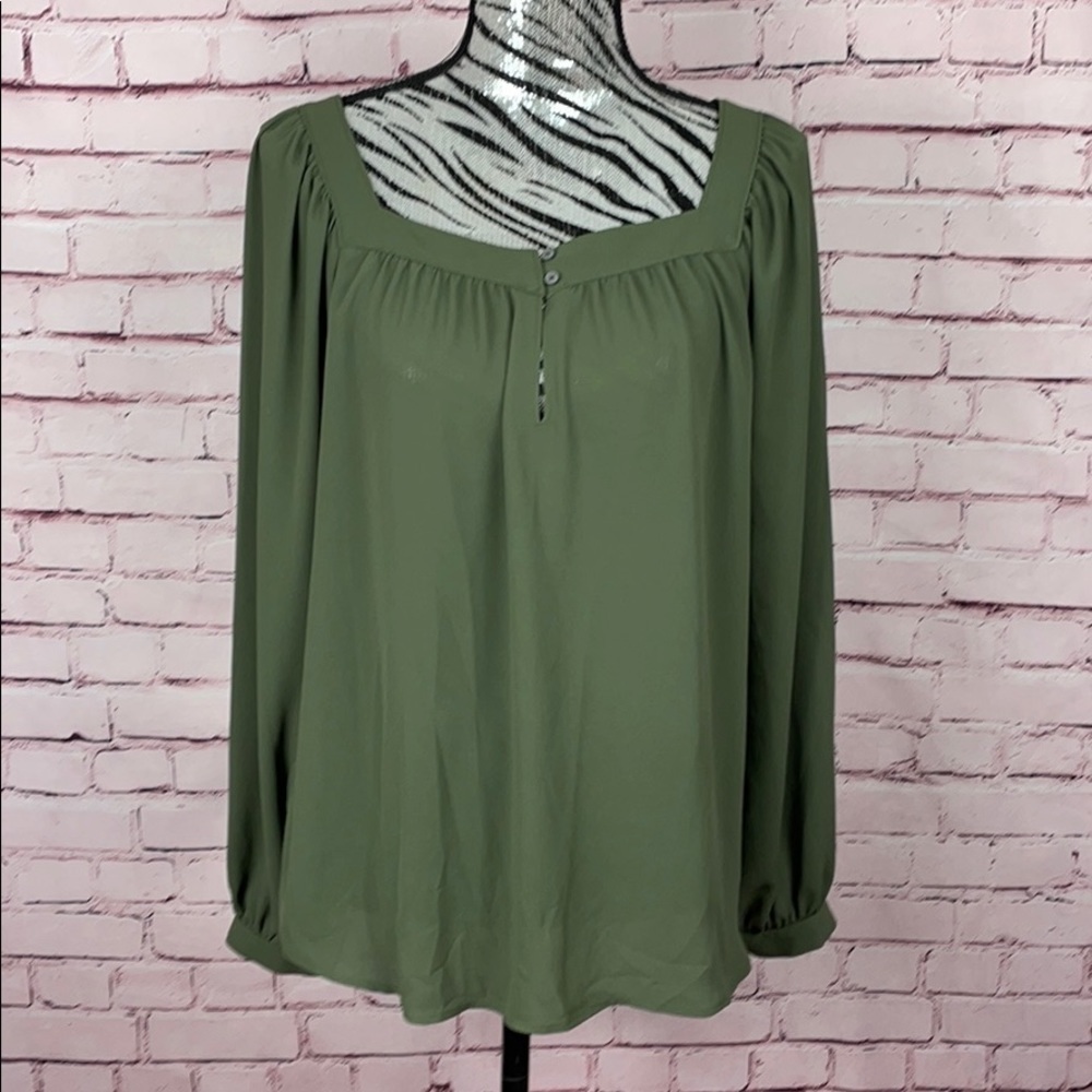 Ann Taylor LOFT Top Size Medium NWT